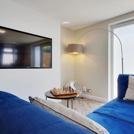 Windham Mews - Stunning Flat In Seaside Town Apartment Борнмът Екстериор снимка