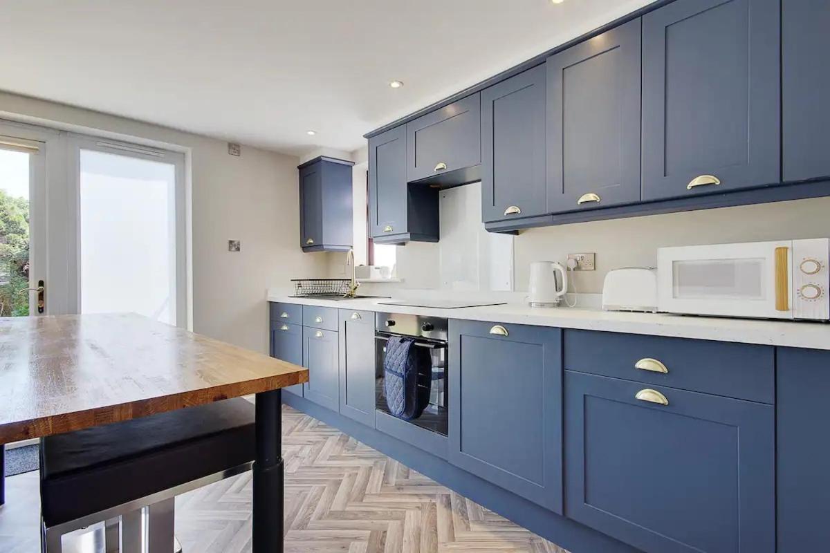 Windham Mews - Stunning Flat In Seaside Town Apartment Борнмът Екстериор снимка