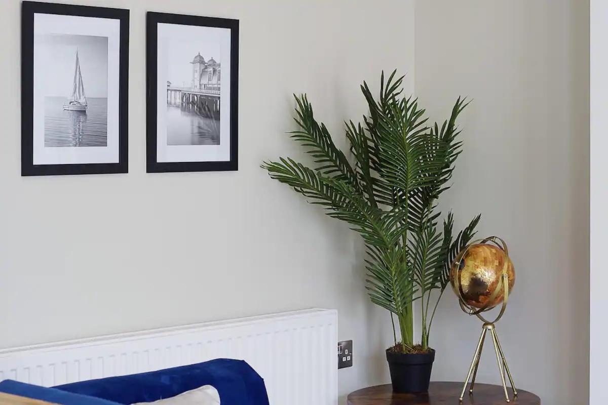 Windham Mews - Stunning Flat In Seaside Town Apartment Борнмът Екстериор снимка